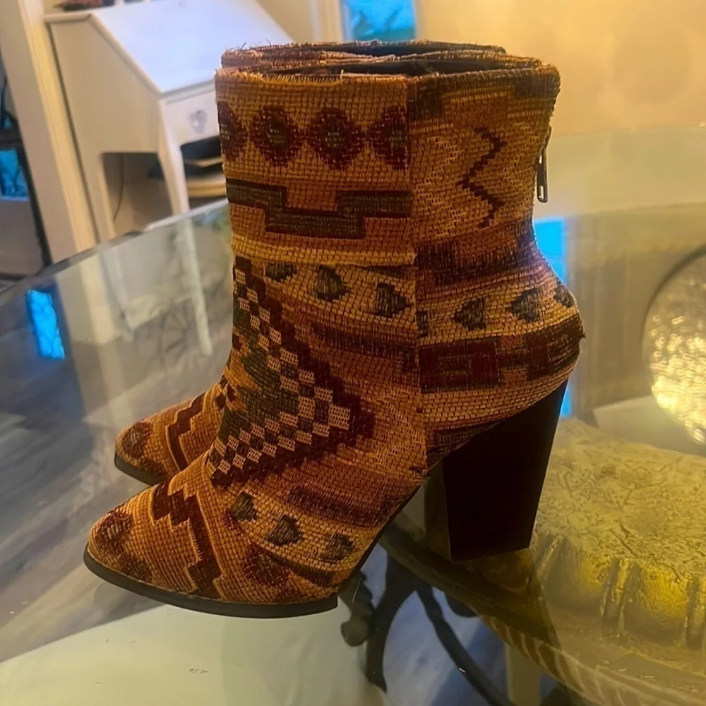 REVOLVE Kelsi Dagger Zidane Tapestry woven heeled Boots Aztec size 7.5 western